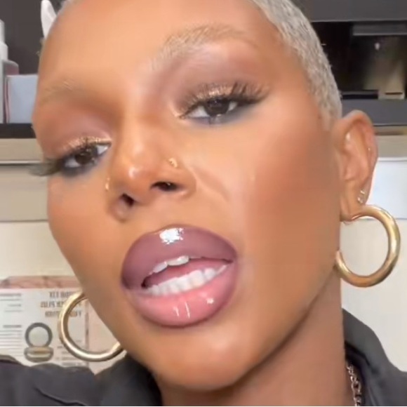 โผ๏ธ LAST ONE ๐ LIPSTICK SNOB a MACXIMAL SILKY MATTE LIPSTICK. ** NEW IN THE BOX. - Picture 9 of 14